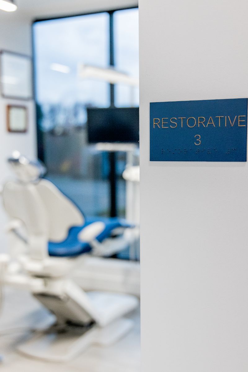 Smile Care Dental Group | Extractions, Ceramic Crowns and Emergency Treatment